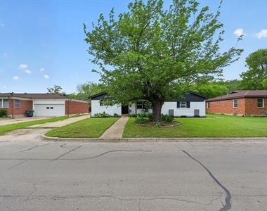 3513 Sheridon Drive - Photo Thumbnail 2