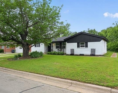 3513 Sheridon Drive - Photo Thumbnail 1