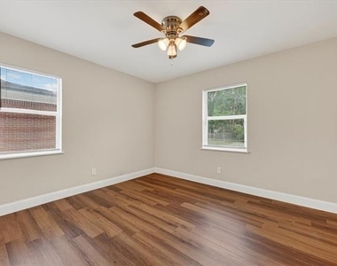 3513 Sheridon Drive - Photo Thumbnail 32