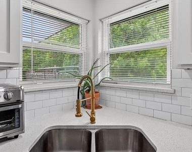 3513 Sheridon Drive - Photo Thumbnail 15
