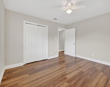 3513 Sheridon Drive - Photo Thumbnail 25