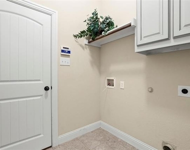 9670 Lance Drive - Photo Thumbnail 12