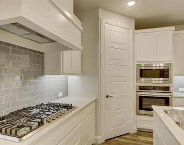 1946 Sweetwater Lane - Photo Thumbnail 6