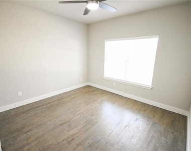 2814 18th Street W - Photo Thumbnail 22
