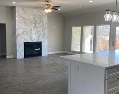 2814 18th Street W - Photo Thumbnail 5