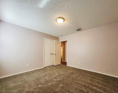 709 Granite Ridge Drive - Photo Thumbnail 8