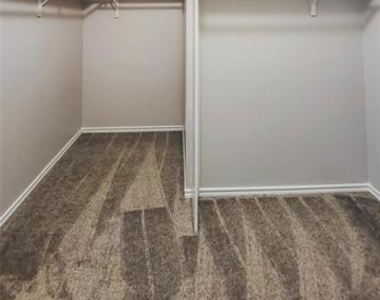 709 Granite Ridge Drive - Photo Thumbnail 12