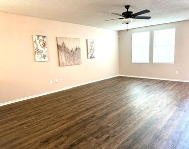 709 Granite Ridge Drive - Photo Thumbnail 4