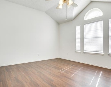 8611 Ironwood Drive - Photo Thumbnail 16