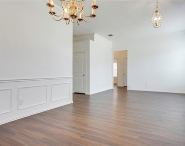 8611 Ironwood Drive - Photo Thumbnail 5