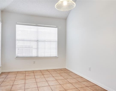 8611 Ironwood Drive - Photo Thumbnail 12
