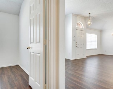 8611 Ironwood Drive - Photo Thumbnail 21