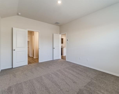 2921 Jasmine Drive - Photo Thumbnail 12