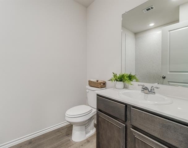 2921 Jasmine Drive - Photo Thumbnail 17