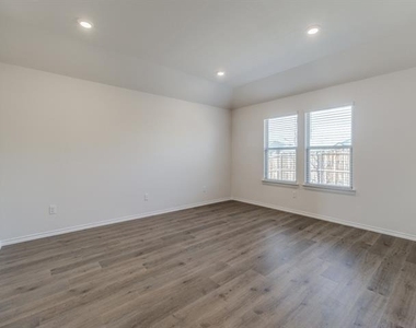 2921 Jasmine Drive - Photo Thumbnail 7