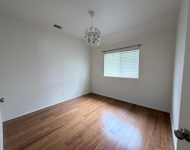 8240 Spring Ridge Drive - Photo Thumbnail 5