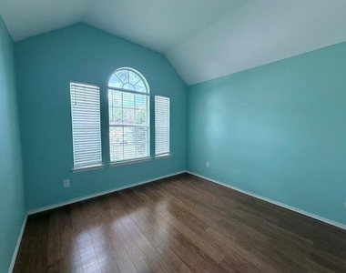 8240 Spring Ridge Drive - Photo Thumbnail 3