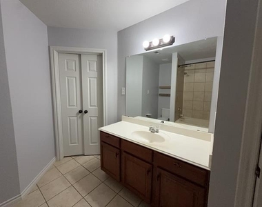 12614 Oceanside Drive - Photo Thumbnail 13