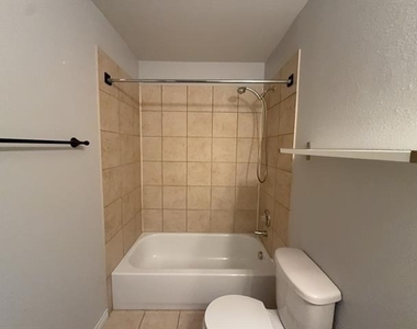 12614 Oceanside Drive - Photo Thumbnail 18