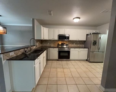 12614 Oceanside Drive - Photo Thumbnail 4