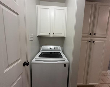 12614 Oceanside Drive - Photo Thumbnail 8