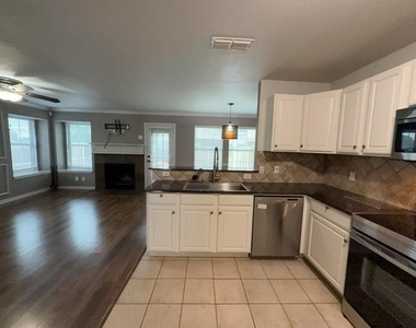 12614 Oceanside Drive - Photo Thumbnail 5
