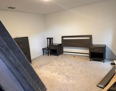 3057 Ashbrook Lane - Photo Thumbnail 3
