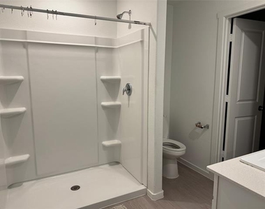 3057 Ashbrook Lane - Photo Thumbnail 6