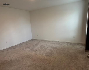 3057 Ashbrook Lane - Photo Thumbnail 5