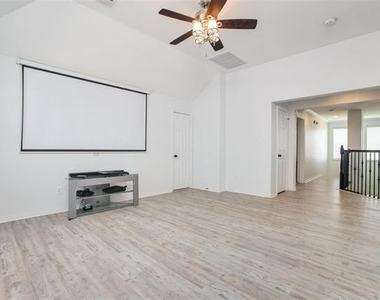 1320 Wheatear Drive - Photo Thumbnail 19