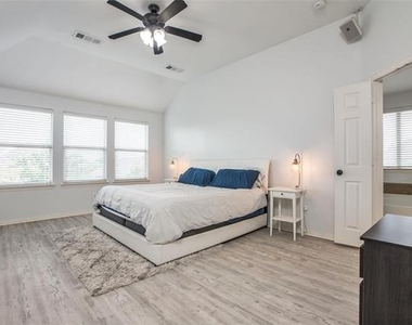 1320 Wheatear Drive - Photo Thumbnail 15
