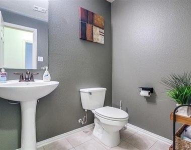 1320 Wheatear Drive - Photo Thumbnail 13
