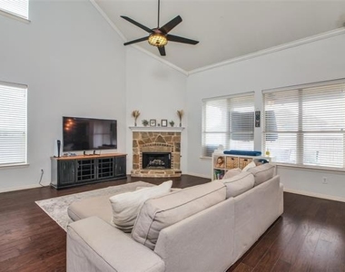 1320 Wheatear Drive - Photo Thumbnail 4