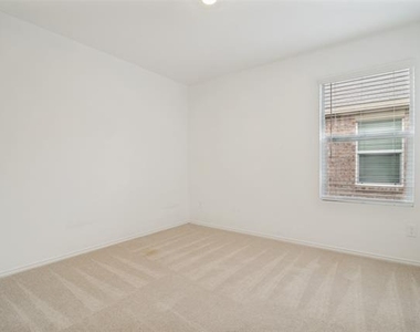1345 Cider Street - Photo Thumbnail 11