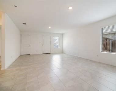 1345 Cider Street - Photo Thumbnail 2