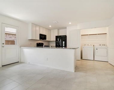 1345 Cider Street - Photo Thumbnail 4