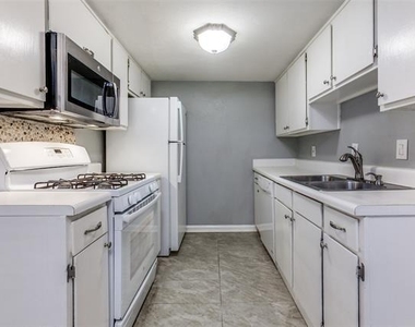 15926 Stillwood Street - Photo Thumbnail 6