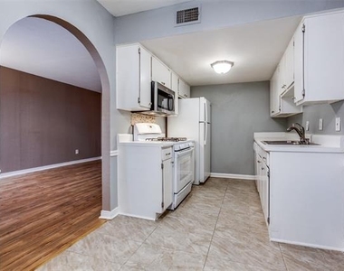 15926 Stillwood Street - Photo Thumbnail 5
