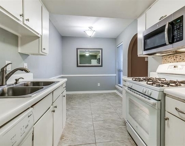15926 Stillwood Street - Photo Thumbnail 7