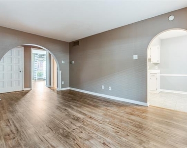 15926 Stillwood Street - Photo Thumbnail 4