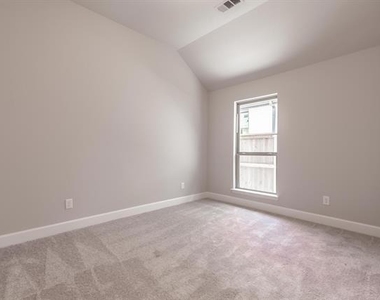 2933 Saltwood Court - Photo Thumbnail 22