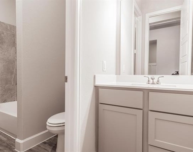 2933 Saltwood Court - Photo Thumbnail 20