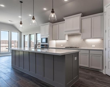 2933 Saltwood Court - Photo Thumbnail 4