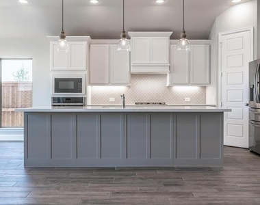 2933 Saltwood Court - Photo Thumbnail 6