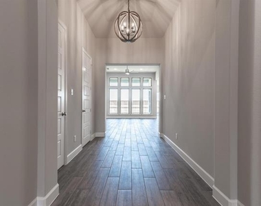 2933 Saltwood Court - Photo Thumbnail 3