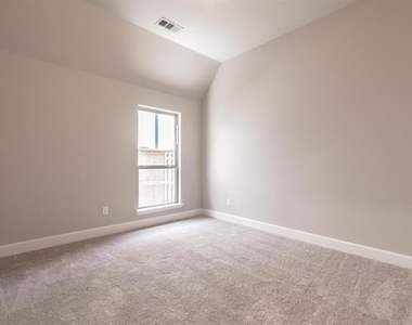 2933 Saltwood Court - Photo Thumbnail 19