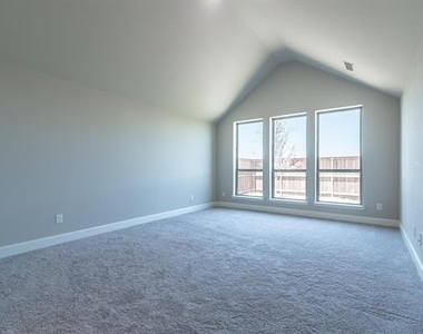 2933 Saltwood Court - Photo Thumbnail 13