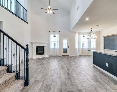 3094 Maverick Drive - Photo Thumbnail 7