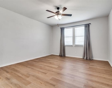 3094 Maverick Drive - Photo Thumbnail 18