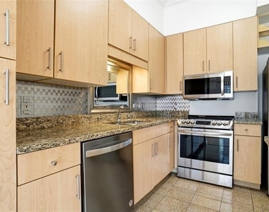 3225 Turtle Creek Boulevard - Photo Thumbnail 12